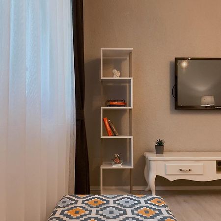 Hotspot Apartments - City Center Приштина Экстерьер фото